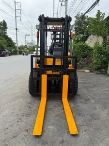 รถโฟล์คลิฟท์มือสอง CATERPILLAR DP30NT รถโฟล์คลิฟท์มือสอง CATERPILLAR DP30NT