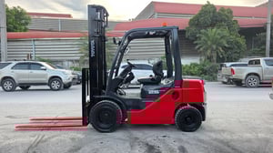 รถโฟล์คลิฟท์มือสอง TOYOTA 8FD25 รถโฟล์คลิฟท์มือสอง TOYOTA 8FD25