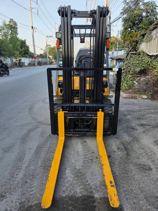 รถโฟล์คลิฟท์มือสอง CATERPILLAR DP25NT with Side Shift