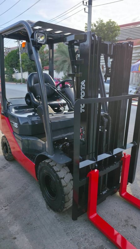 รถโฟล์คลิฟท์มือสอง TOYOTA 8FD15V40 MT