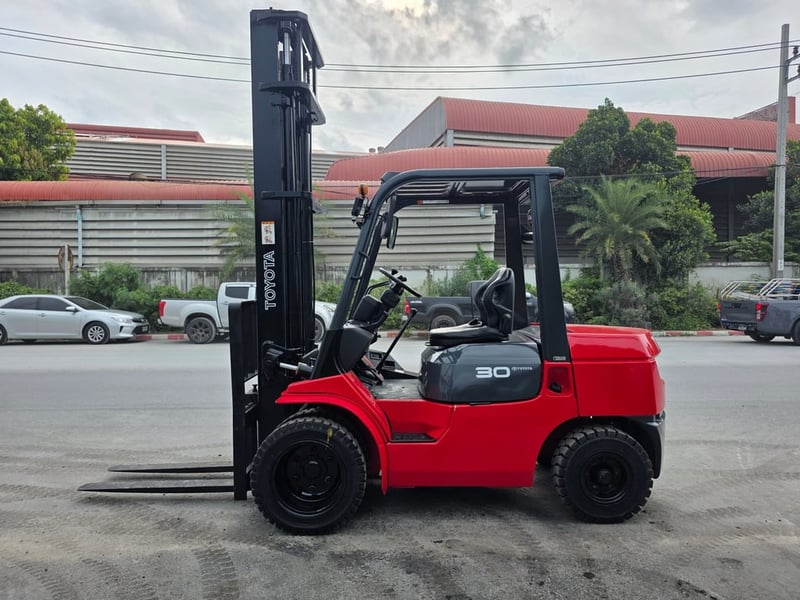 รถโฟล์คลิฟท์มือสอง TOYOTA 7FD30