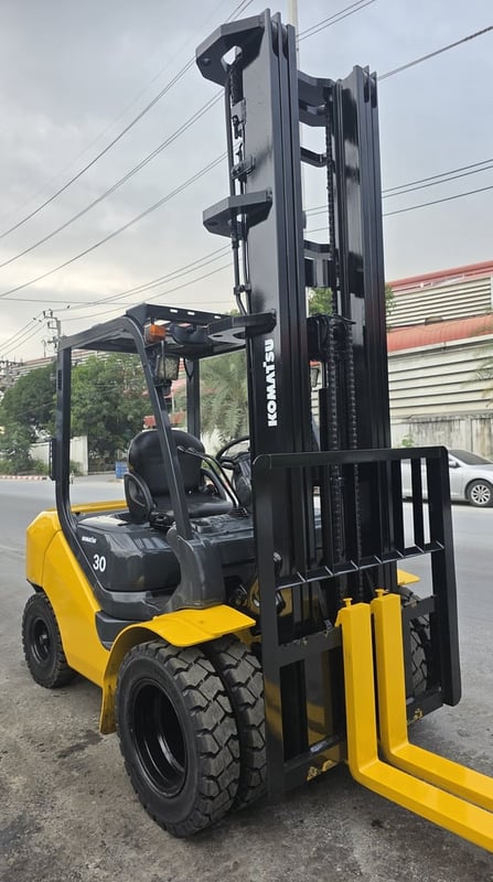 รถโฟล์คลิฟท์มือสอง KOMATSU FD30T-17
