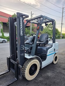 รถโฟล์คลิฟท์มือสอง UNICARRIERS Y1F2 
