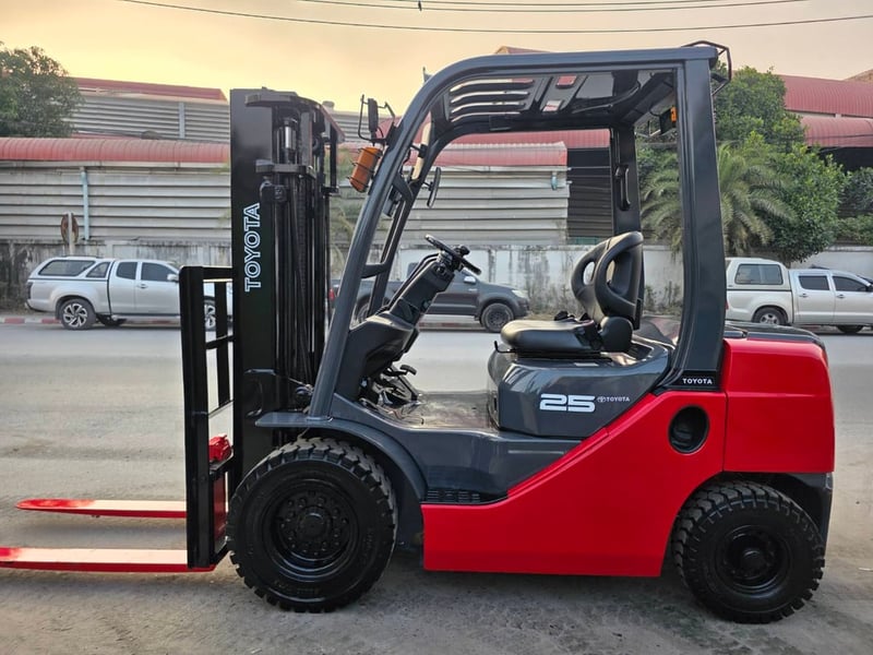 รถโฟล์คลิฟท์มือสอง TOYOTA 8FD25V30 AT - 12,xxx ชม.