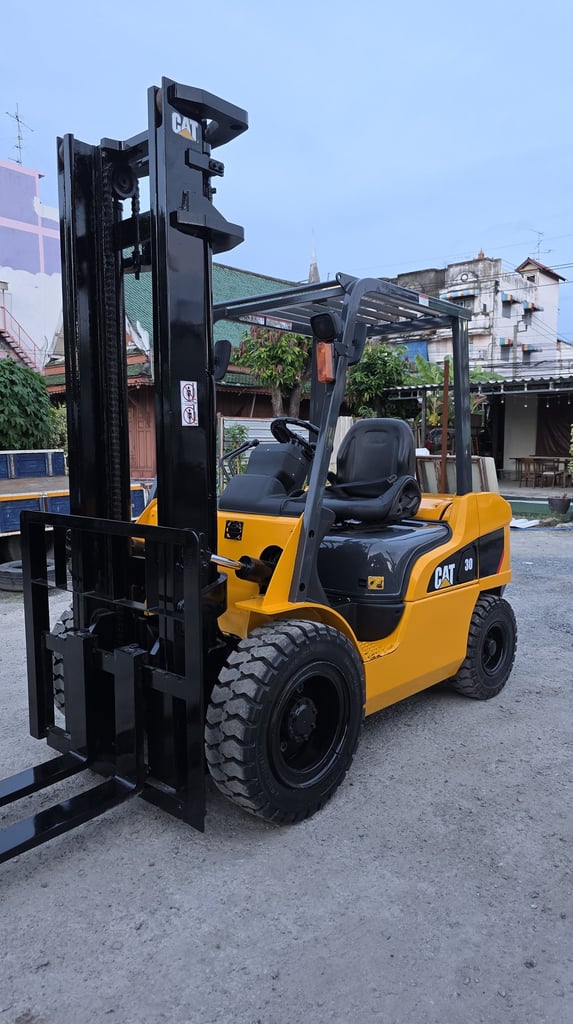 รถโฟล์คลิฟท์มือสอง CAT DP30NT รถโฟล์คลิฟท์มือสอง CAT DP30NT
