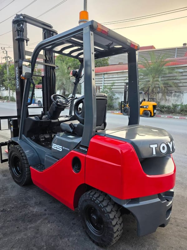 รถโฟล์คลิฟท์มือสอง TOYOTA 8FD25V60 MT - Hinge Fork