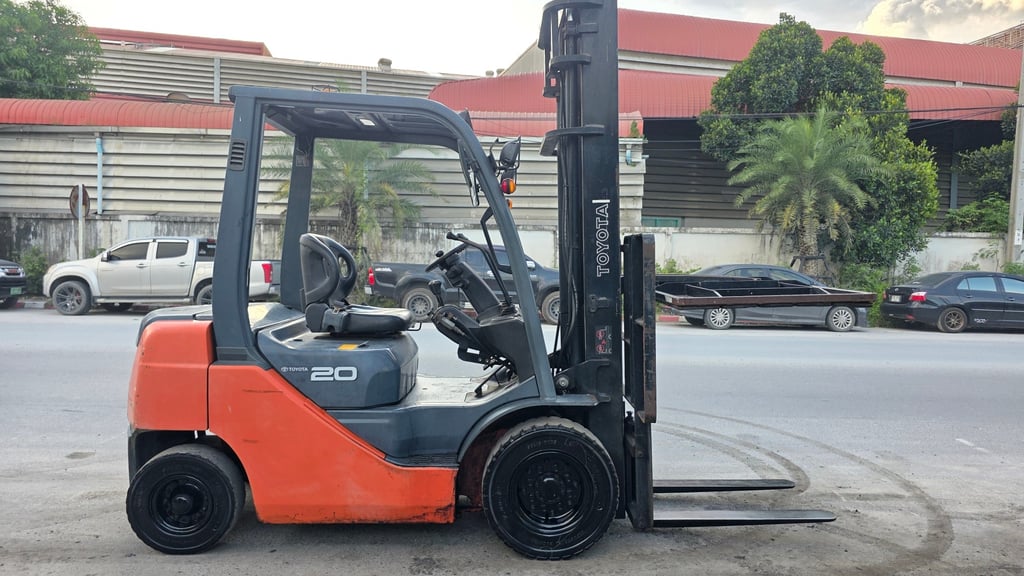 รถโฟล์คลิฟท์มือสอง TOYOTA 8FD20