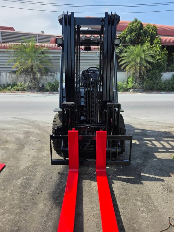 รถโฟล์คลิฟท์มือสอง TOYOTA 8FD25 AT With Hinge Fork and Side Shift