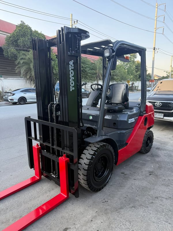 รถโฟล์คลิฟท์มือสอง TOYOTA 8FD25V45 MT - 12,xxx ชม.