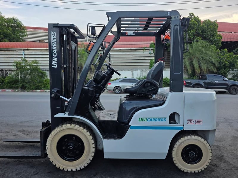 รถโฟล์คลิฟท์มือสอง UNICARRIERS Y1F2 