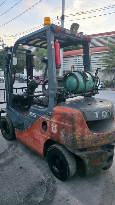 รถโฟล์คลิฟท์มือสอง TOYOTA 8FG25