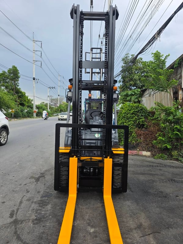 รถโฟล์คลิฟท์มือสอง KOMATSU FD30C-17 รถโฟล์คลิฟท์มือสอง KOMATSU FD30C-17