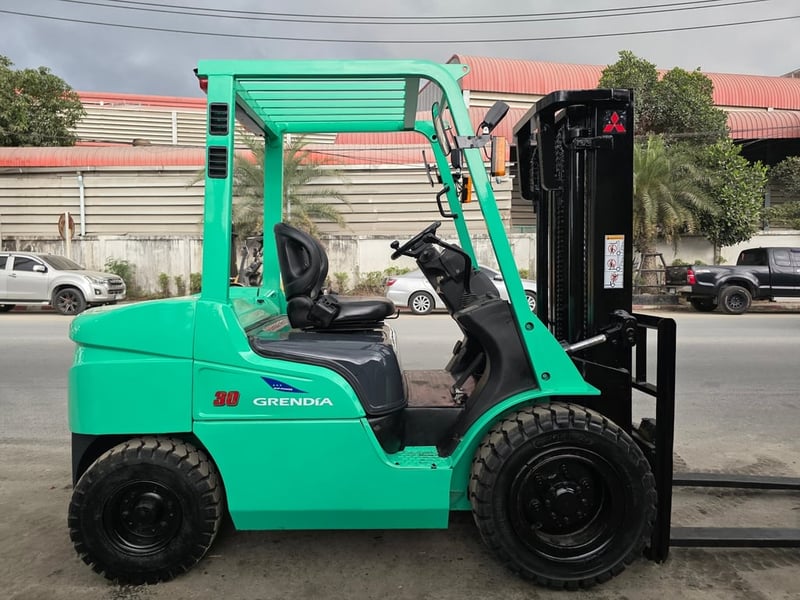 รถโฟล์คลิฟท์มือสอง MITSUBISHI GRENDIA FD30T รถโฟล์คลิฟท์มือสอง MITSUBISHI GRENDIA FD30T