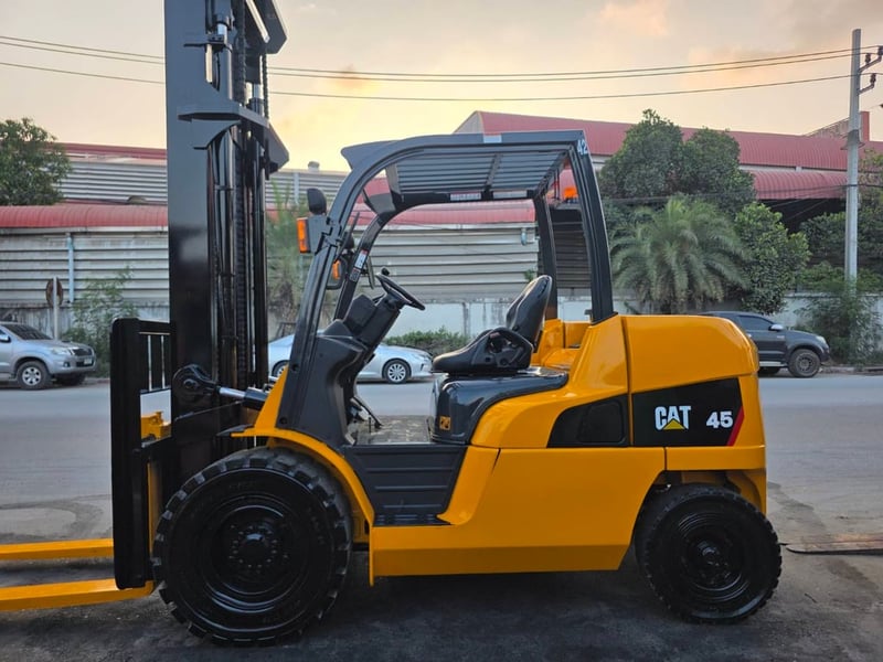 รถโฟล์คลิฟท์มือสอง CATERPILLAR DP45NT