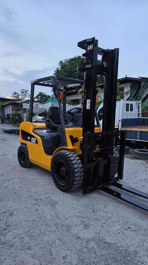รถโฟล์คลิฟท์มือสอง CAT DP30NT รถโฟล์คลิฟท์มือสอง CAT DP30NT