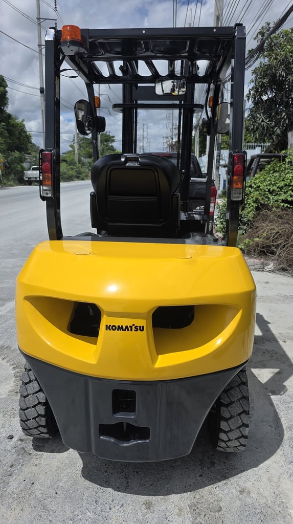 รถโฟล์คลิฟท์มือสอง KOMATSU FD25T-17 รถโฟล์คลิฟท์มือสอง KOMATSU FD25T-17