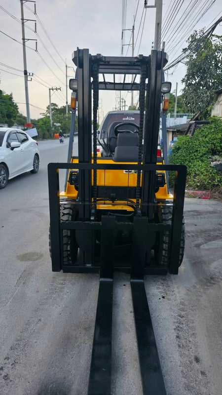 รถโฟล์คลิฟท์มือสอง CAT DP30NT