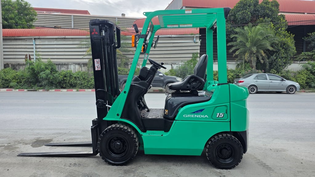 รถโฟล์คลิฟท์มือสอง MITSUBISHI FD15T(Grendia) รถโฟล์คลิฟท์มือสอง MITSUBISHI FD15T(Grendia)