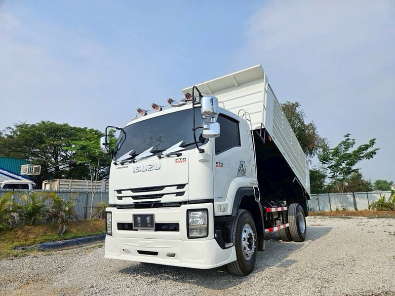 ISUZU FTR 240แรงม้า รถบรรทุก 6ล้อ ดั้มพ์ ปี2020