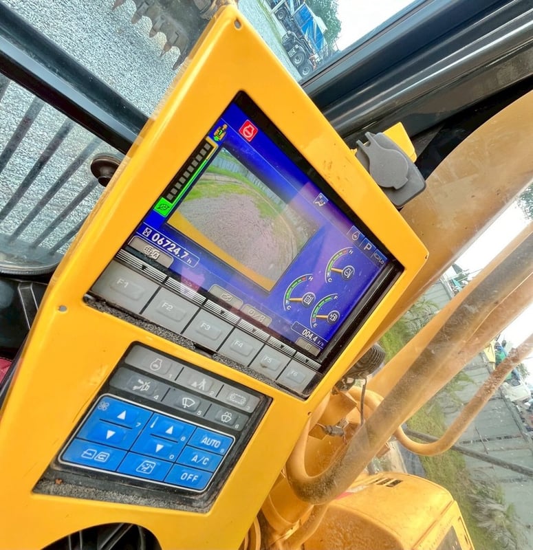 KOMATSU PC210 MO