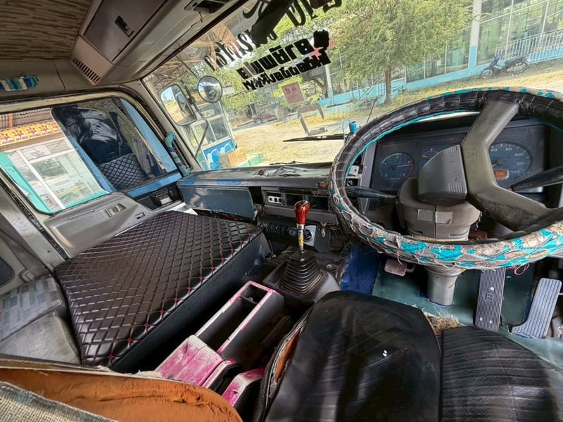 10 ล้อคอก HINO FL3H 195 แรง ปี37