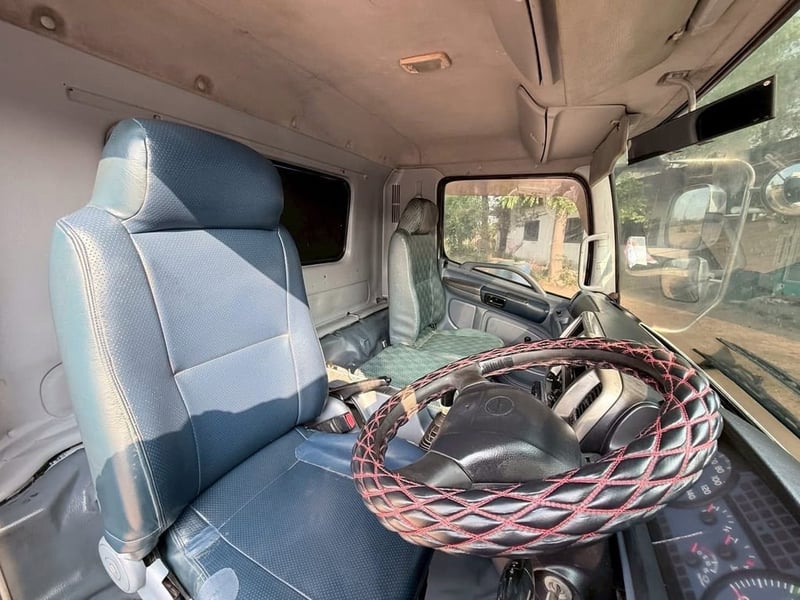 6ล้อ คอก HINO FC9J 175แรง ปี 52 6ล้อ คอก HINO FC9J 175แรง ปี 52