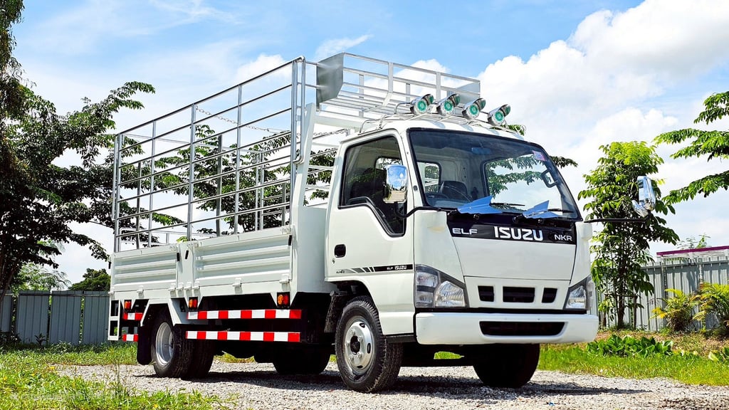 6 ล้อคอก ISUZU NKR 120 แรงม้า ปี 2540