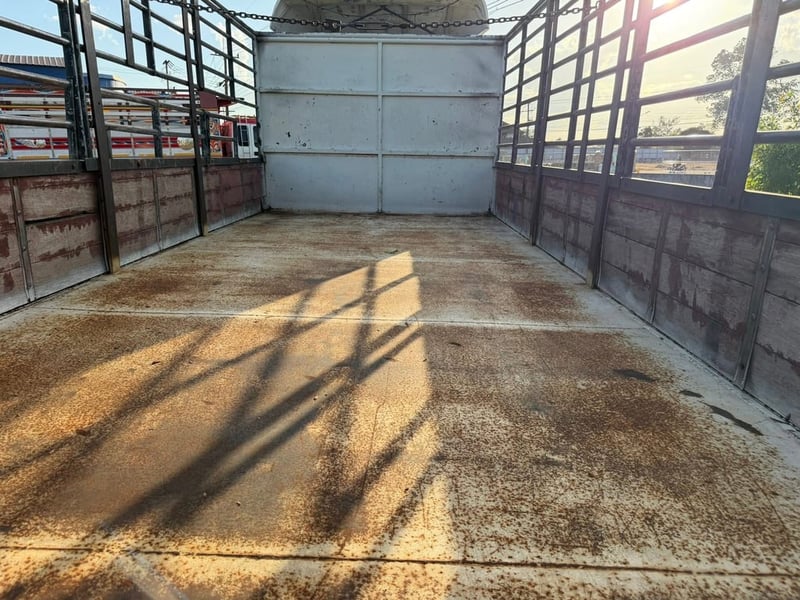 6ล้อคอกIsuzu  FRR 190 ปี59 