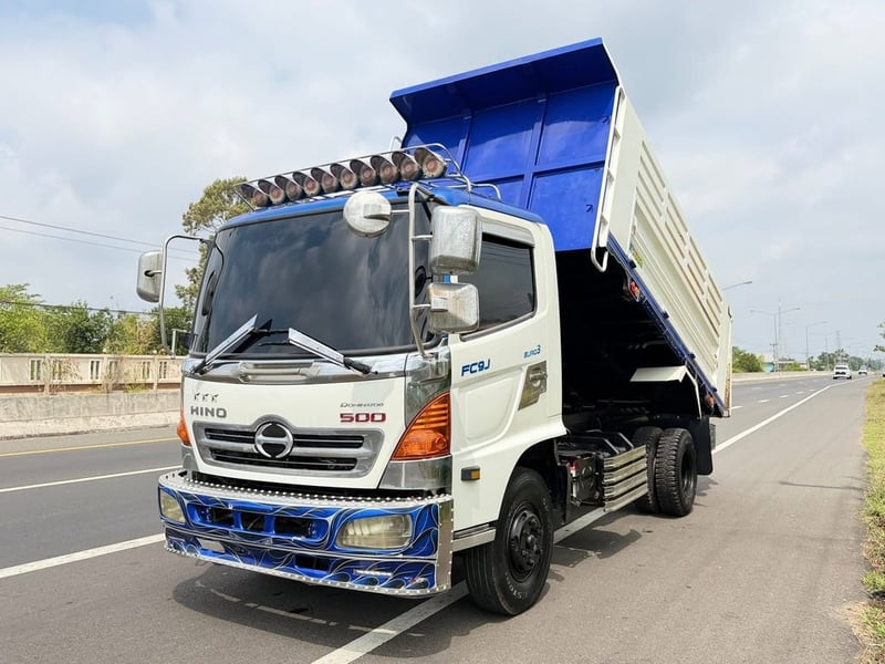 6 ล้อดั้ม hino FC9J 175 แรง ปี55