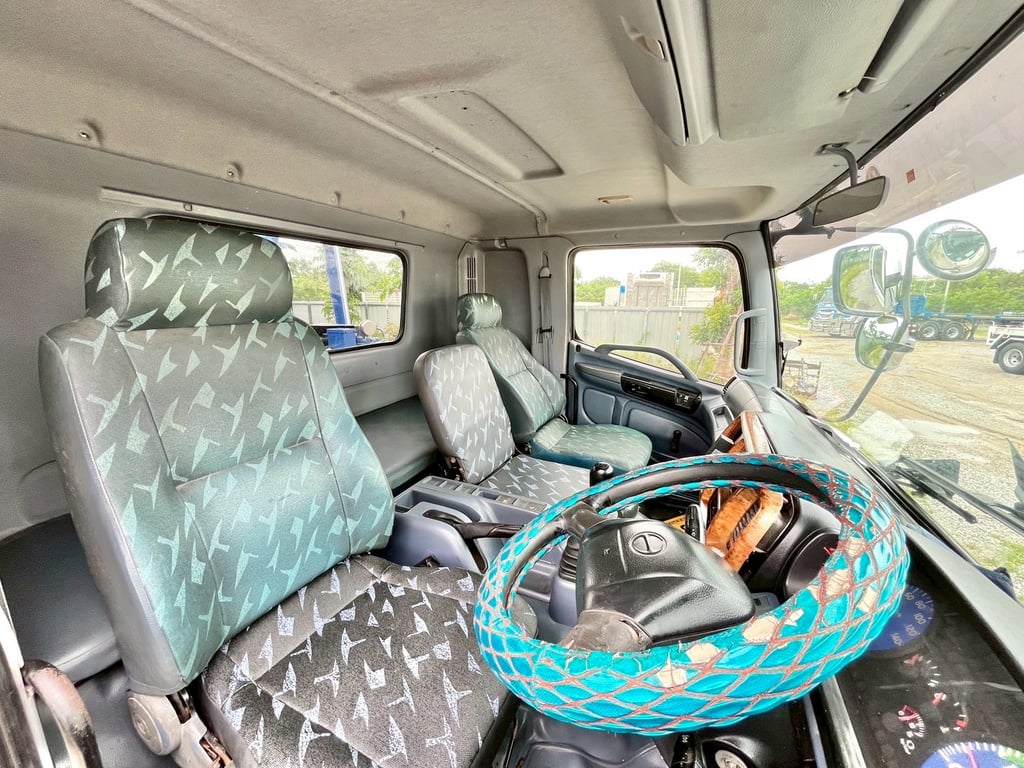 10 ล้อ ติดเครนกระบะคาร์โก้ HINO FI1J 212 แรงม้า ปี 2551