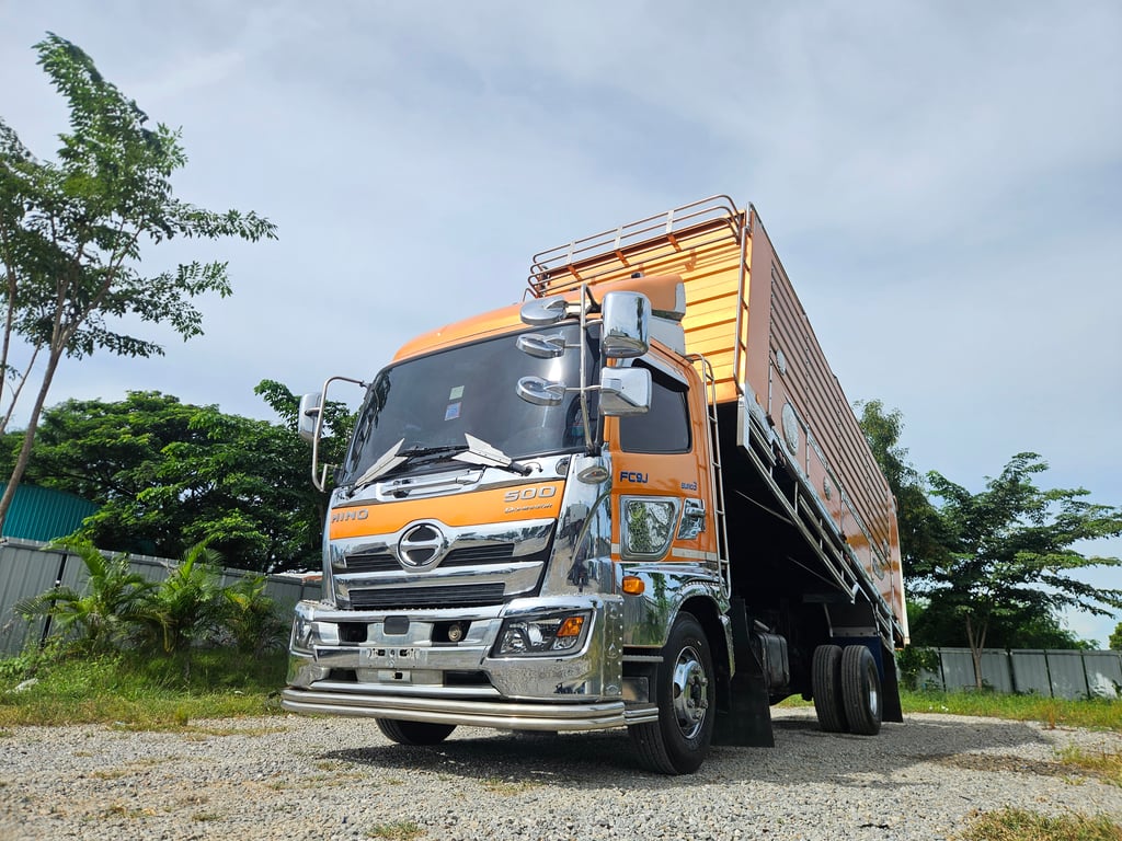 HINO FC9J 175แรงม้า รถบรรทุก 6ล้อ ดั้มพ์คอกเกษตร ปี2023 HINO FC9J 175แรงม้า รถบรรทุก 6ล้อ ดั้มพ์คอกเกษตร ปี2023
