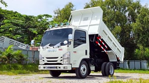 6 ล้อดัมพ์ ISUZU NMR 130 แรงม้า ปี 2557