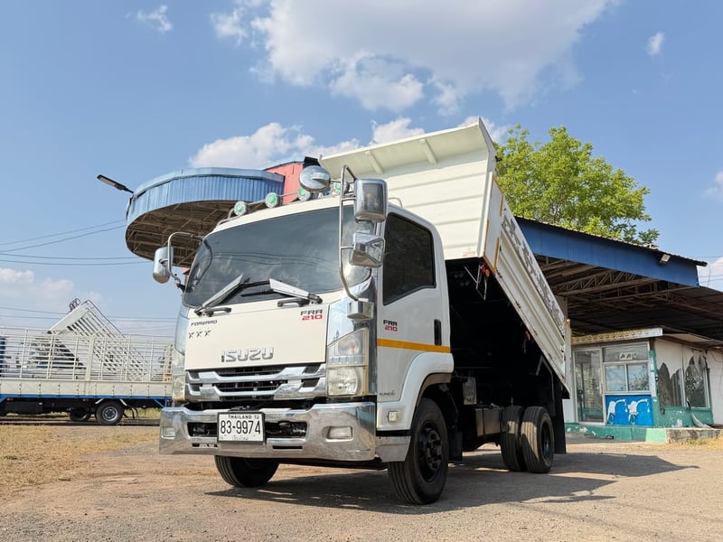 ISUZU FRR 210แรงม้า รถบรรทุก 6ล้อ ดั้มพ์ ปี2017