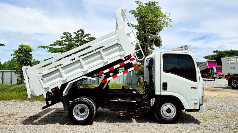 6 ล้อดัมพ์ ISUZU NMR 130 แรงม้า ปี 2557