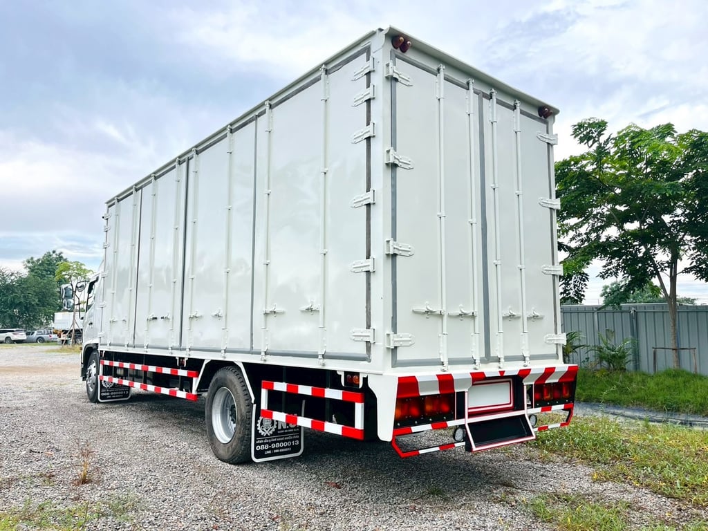HINO FG 212แรงม้า รถบรรทุก 6ล้อ ตู้แห้ง ปี2015