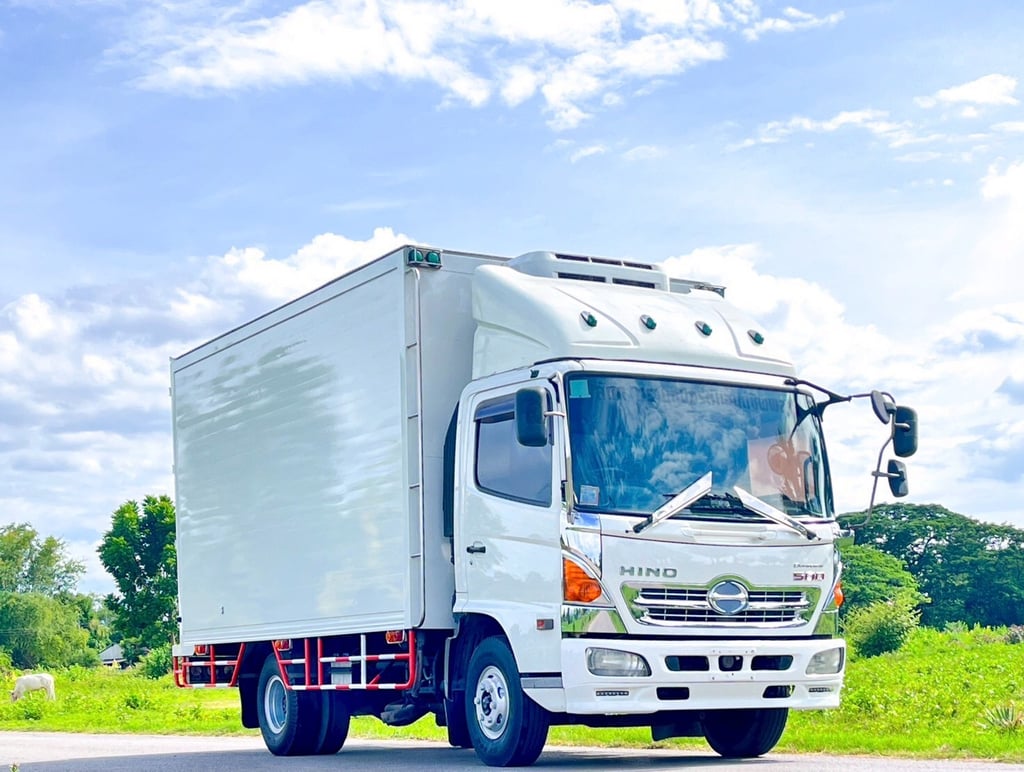 HINO FC 175แรงม้า รถบรรทุก 6ล้อ ตู้เย็น ปี2017