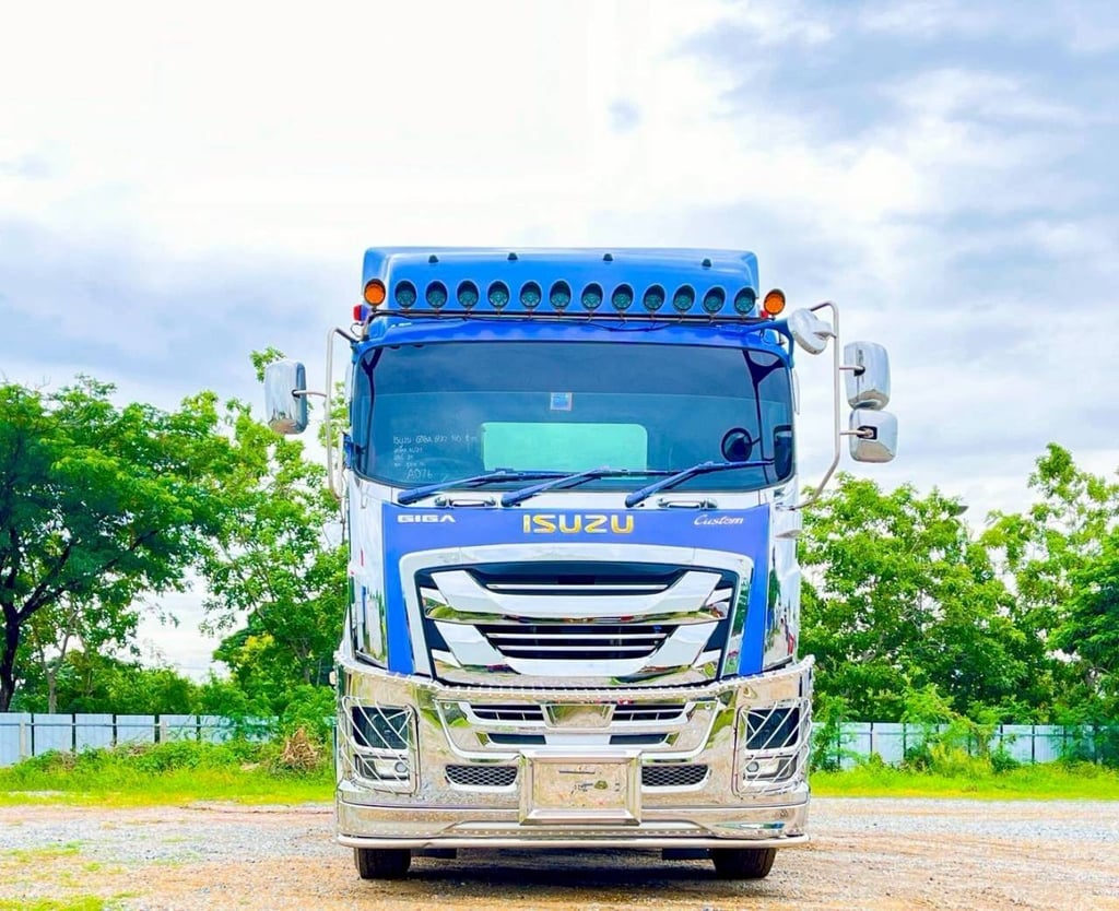หัวลากหางพื้นเรียบ WAFA  หัวลาก ISUZU GIGA GXZ 360 แรงม้า ปี 2559 10 น็อต สีพิเศษ