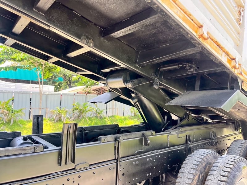 MITSUBISHI FUSO FN 240แรงม้า รถบรรทุก 10ล้อ ดั้มพ์ ปี2013