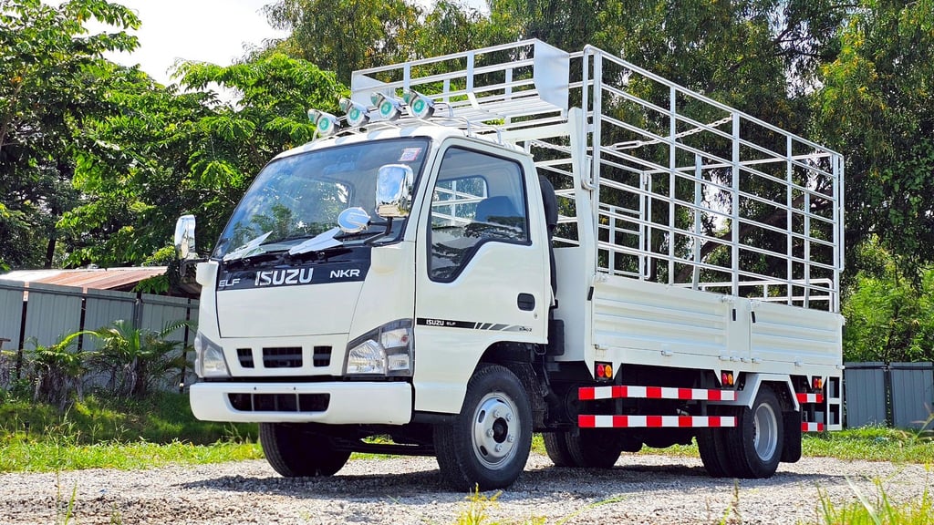 6 ล้อคอก ISUZU NKR 120 แรงม้า ปี 2540