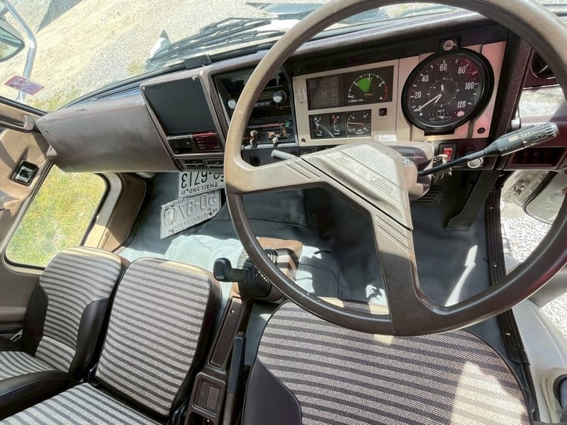 10 ล้อ ท้ายลาด  HINO F18 180 แรงม้า