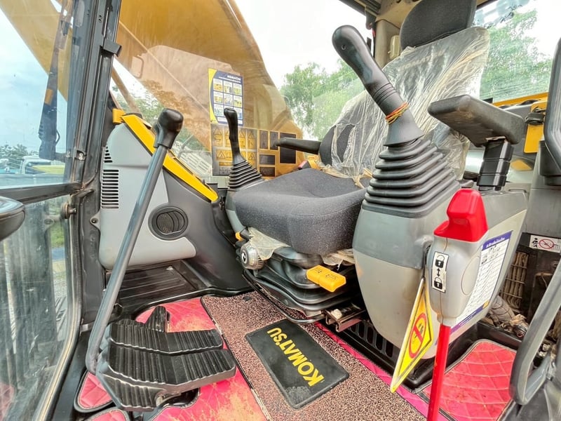 KOMATSU PC210 MO