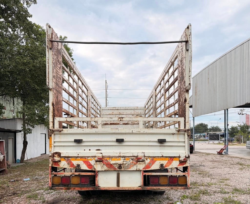 10 ล้อล่อง ISUZU FVM 230 แรงม้า ปี 2551 10 ล้อล่อง ISUZU FVM 230 แรงม้า ปี 2551