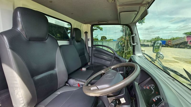 6 ล้อดัมพ์ ISUZU NMR 130 แรงม้า ปี 2557