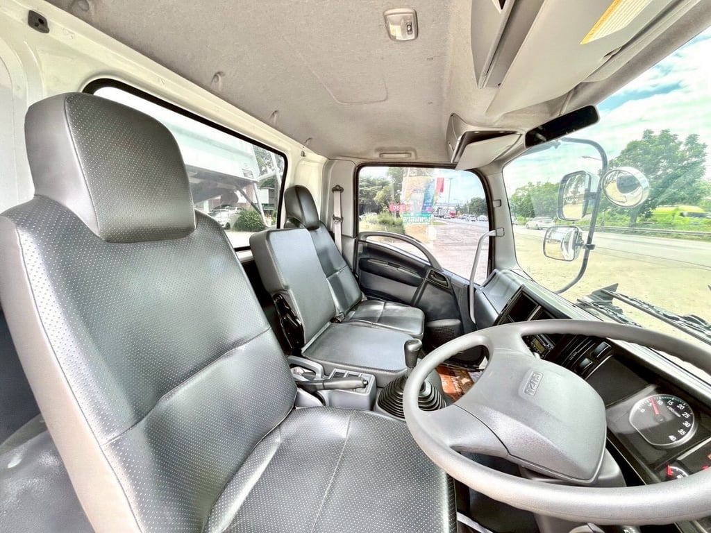 ISUZU FRR 210แรงม้า รถบรรทุก 6ล้อ ดั้มพ์ ปี2021