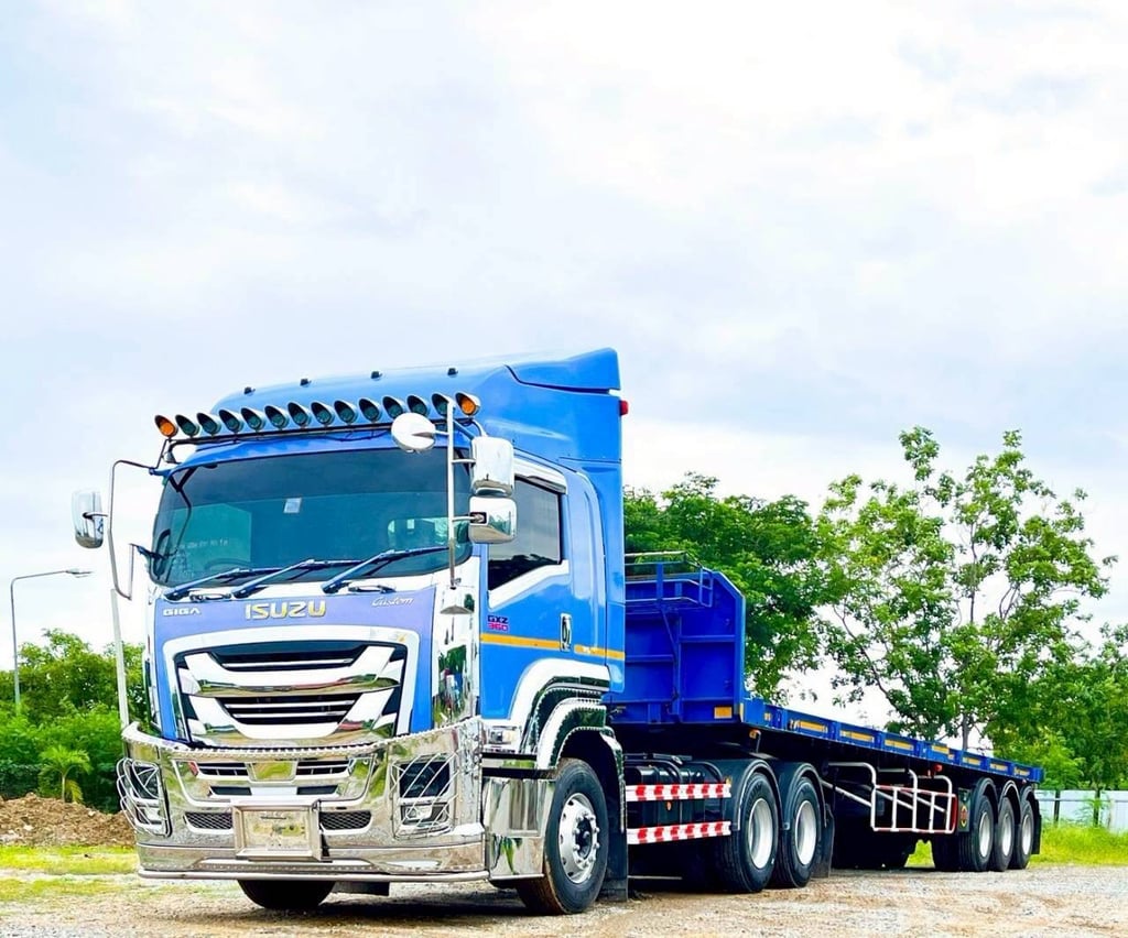 หัวลากหางพื้นเรียบ WAFA หัวลาก ISUZU GIGA GXZ 360 แรงม้า ปี 2559 10 น็อต สีพิเศษ หัวลากหางพื้นเรียบ WAFA หัวลาก ISUZU GIGA GXZ 360 แรงม้า ปี 2559 10 น็อต สีพิเศษ