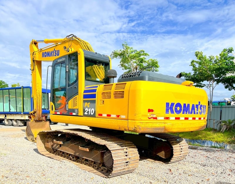 KOMATSU PC210 MO