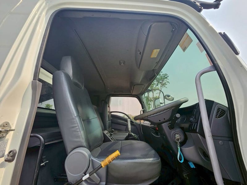 ISUZU FTR 240แรงม้า รถบรรทุก 6ล้อ ดั้มพ์ ปี2020