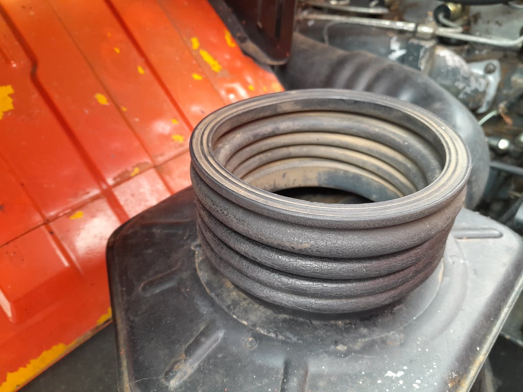 HINO KR300 150แรงม้า รถบรรทุก 6ล้อ ดั้มพ์ ปี1978 เลขไมล์ 90,000 กม.