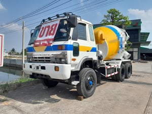 NISSAN UD CWM 230แรงม้า รถบรรทุก 10ล้อ โม่ผสมปูน ปี1995