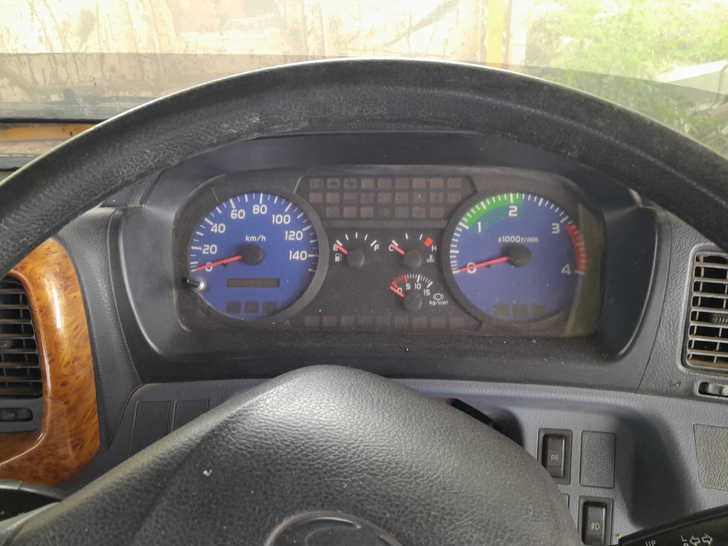 HINO FC 144แรงม้า รถบรรทุก 6ล้อ กระบะเหล็ก ปี2004 เลขไมล์ 60,000 กม.